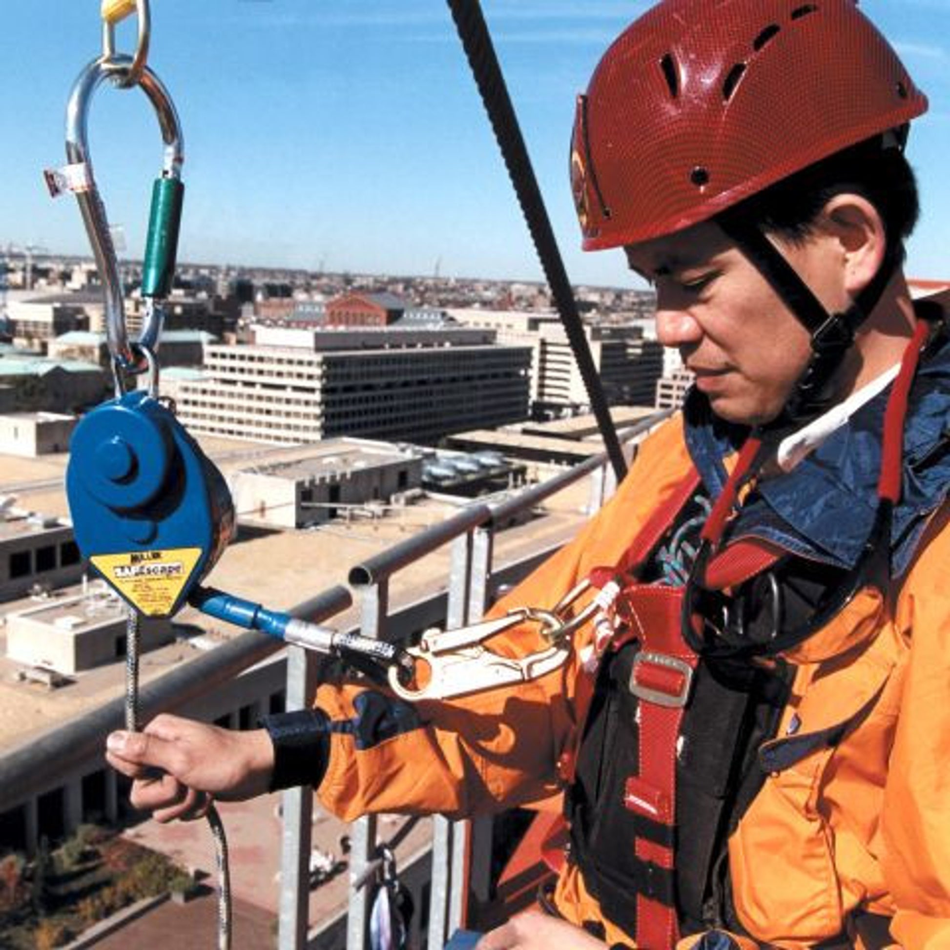 Miller SafEscape Elite Rescue/Descent Device Crane Rescue Kit [50FT - 650FT] SECRKT/