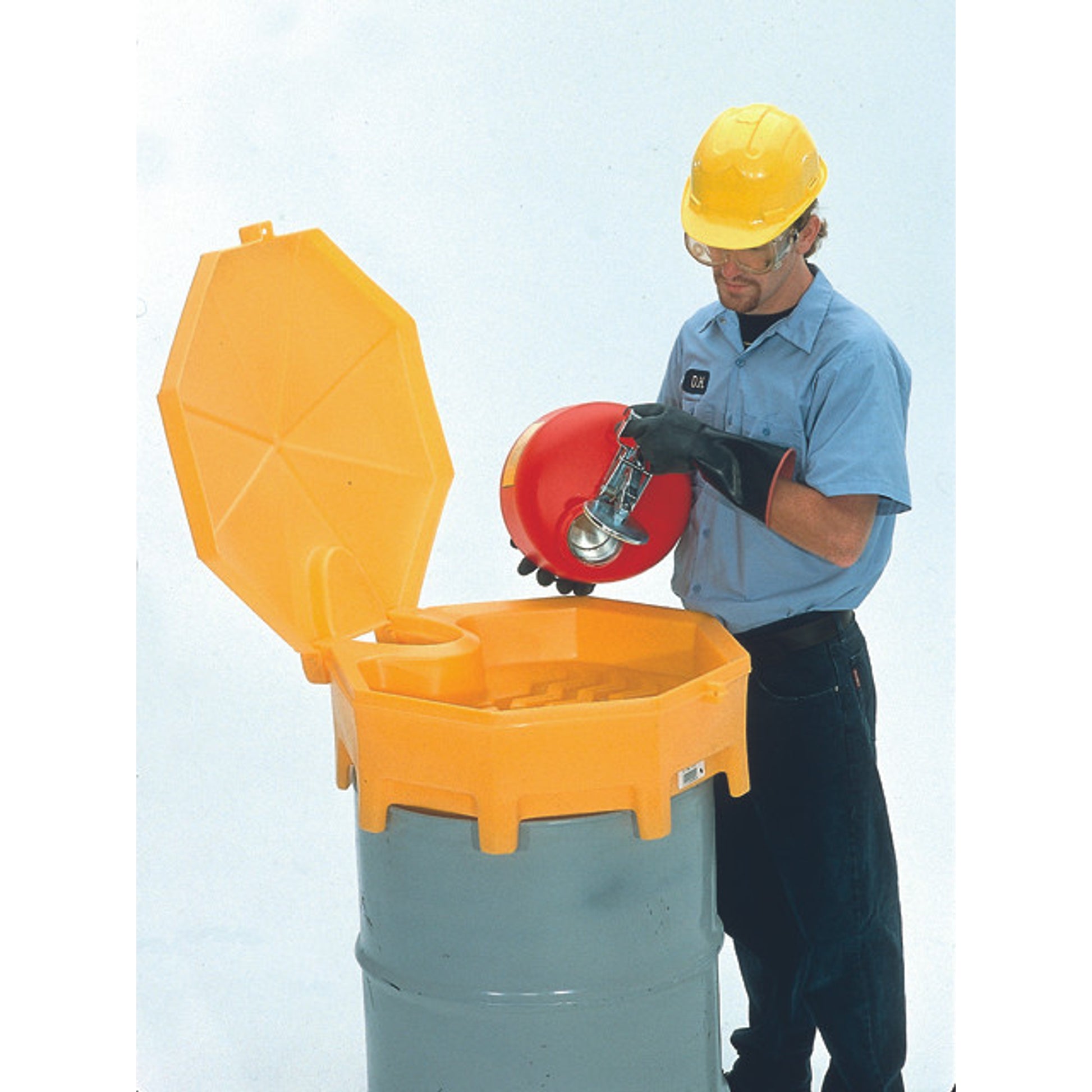 UltraTech Global Funnel with Hinged Cover - With Spout - 0499