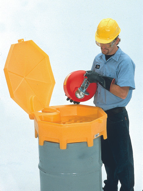 UltraTech Global Funnel with Hinged Cover - With Spout - 0499