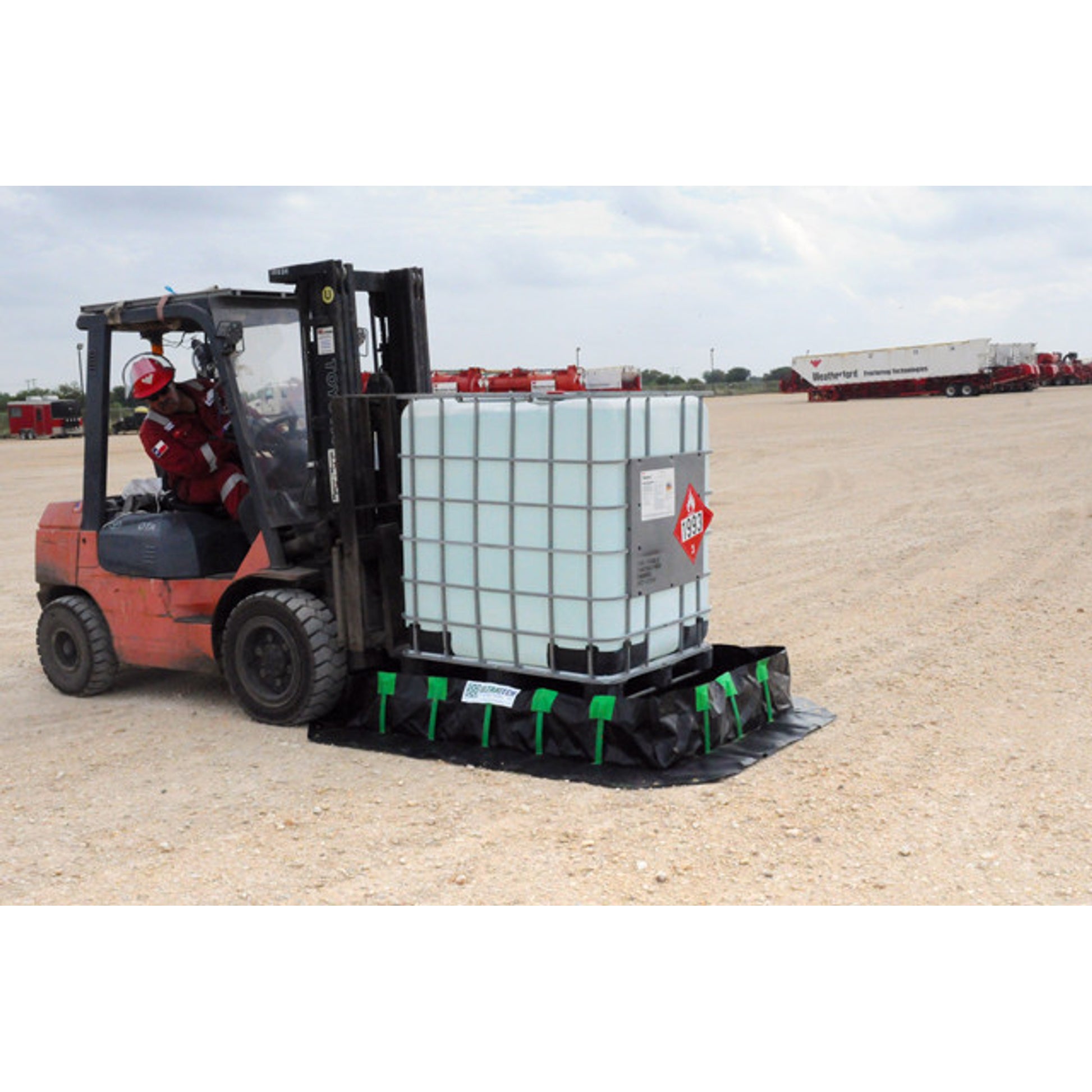 UltraTech Containment Berm - Stake Wall Model: 12' x 30' x 1' - 8226