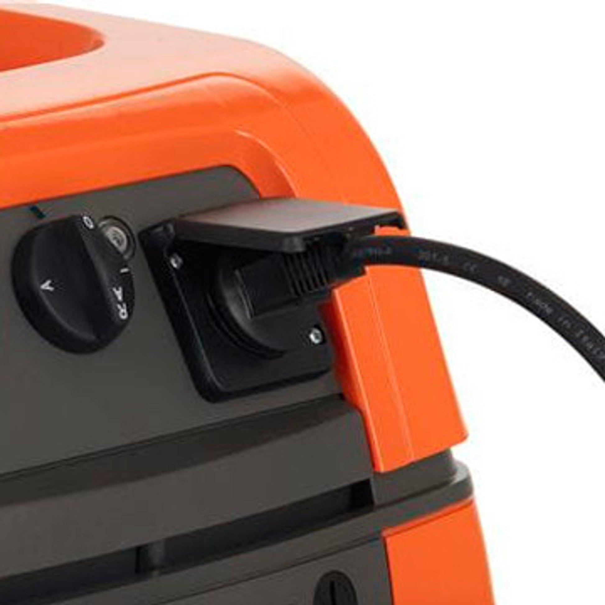 Husqvarna S11 6.6 Gallon Wet/Dry Self-Cleaning HEPA Vacuum - 970 46 66-02