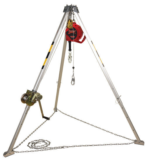 Model: AA805AG1
8 ft. (2.4 m) AK105A aluminum tripod with AK205AG 50 ft. (15 m) galvanized winch, AK020A1 pulley and 3590550 Rebel™ 50 ft. (15 m) galvanized self retracting lifeline.