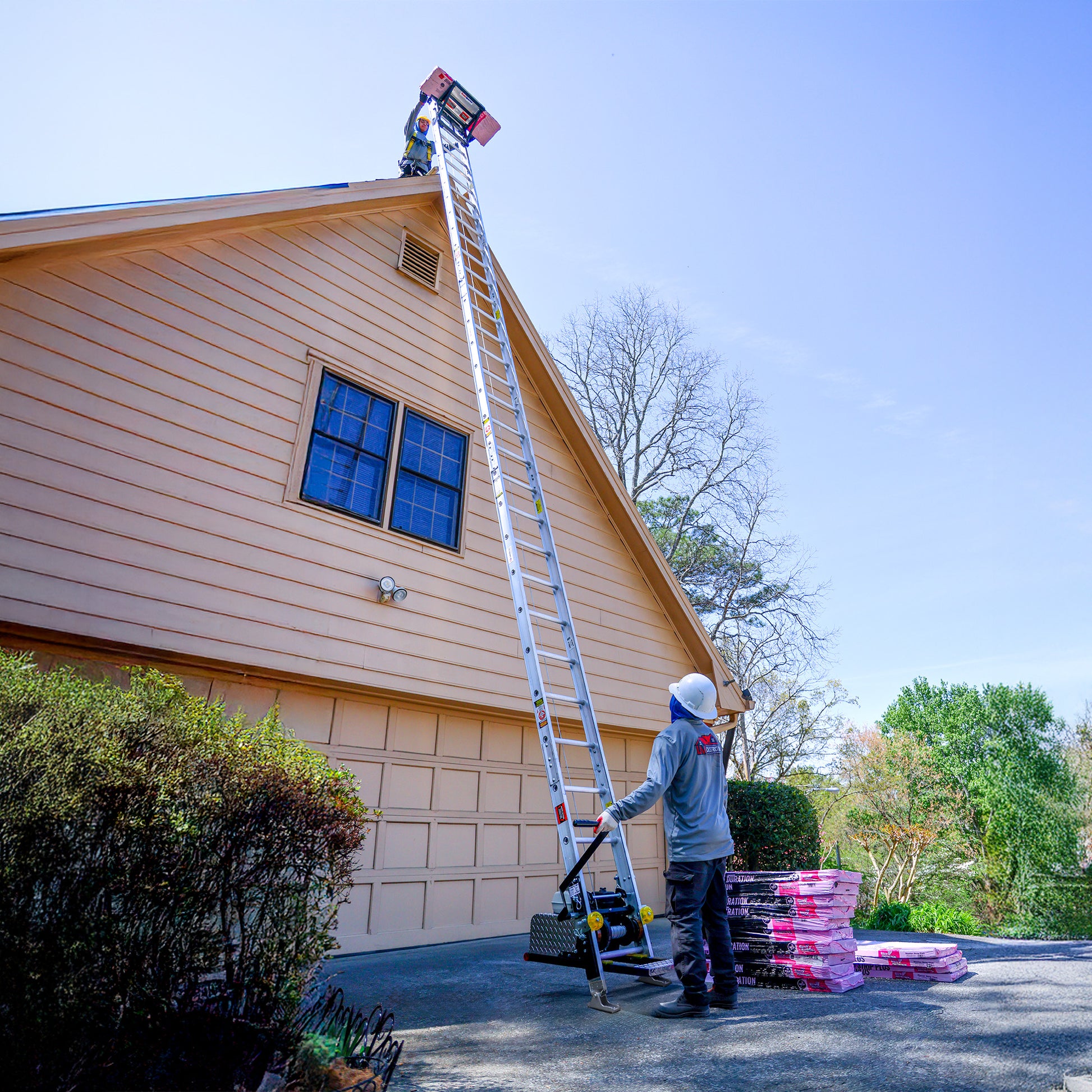 Tie Down TranzPorter TP250 Ladder Hoist, Lifan Gas Engine, 28 ft Aluminum Track - 60040