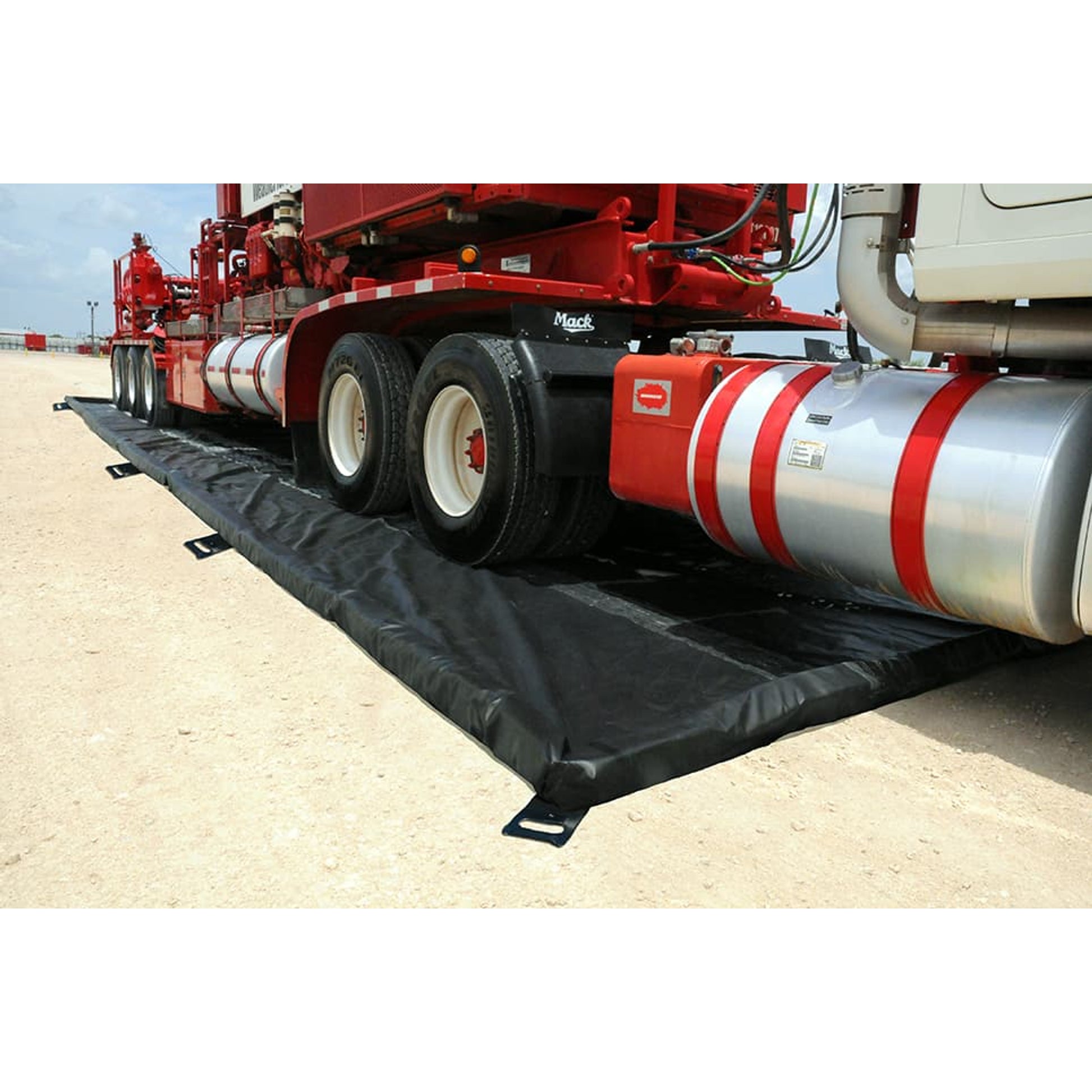UltraTech International Containment Berm Foam Wall 4' x 4' x 4" - Copolymer 2000 28 oz. Black - 8569