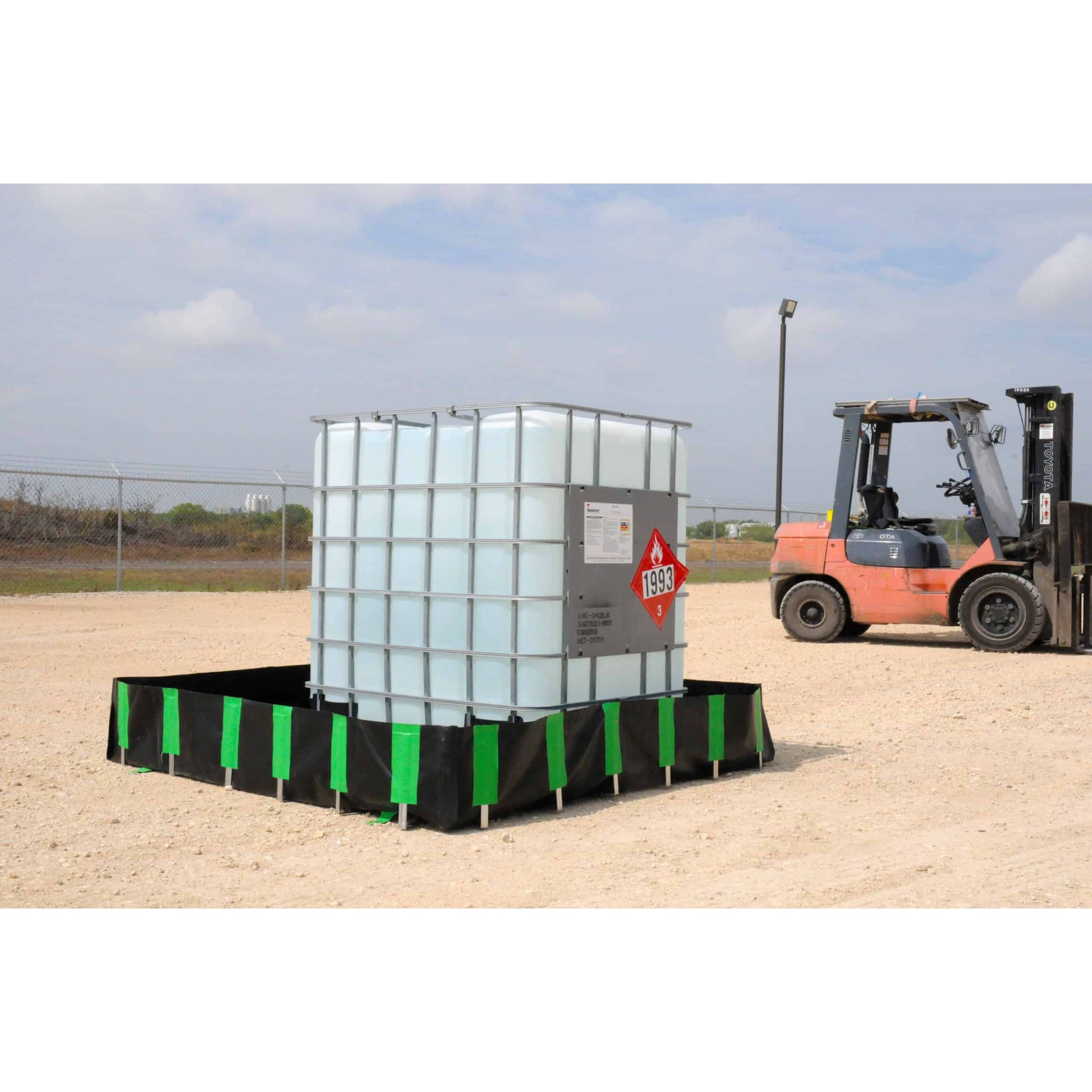 UltraTech International Containment Berm Economy Model:  10' x 10' x 1'  RPE 30 MIL Black - 8241