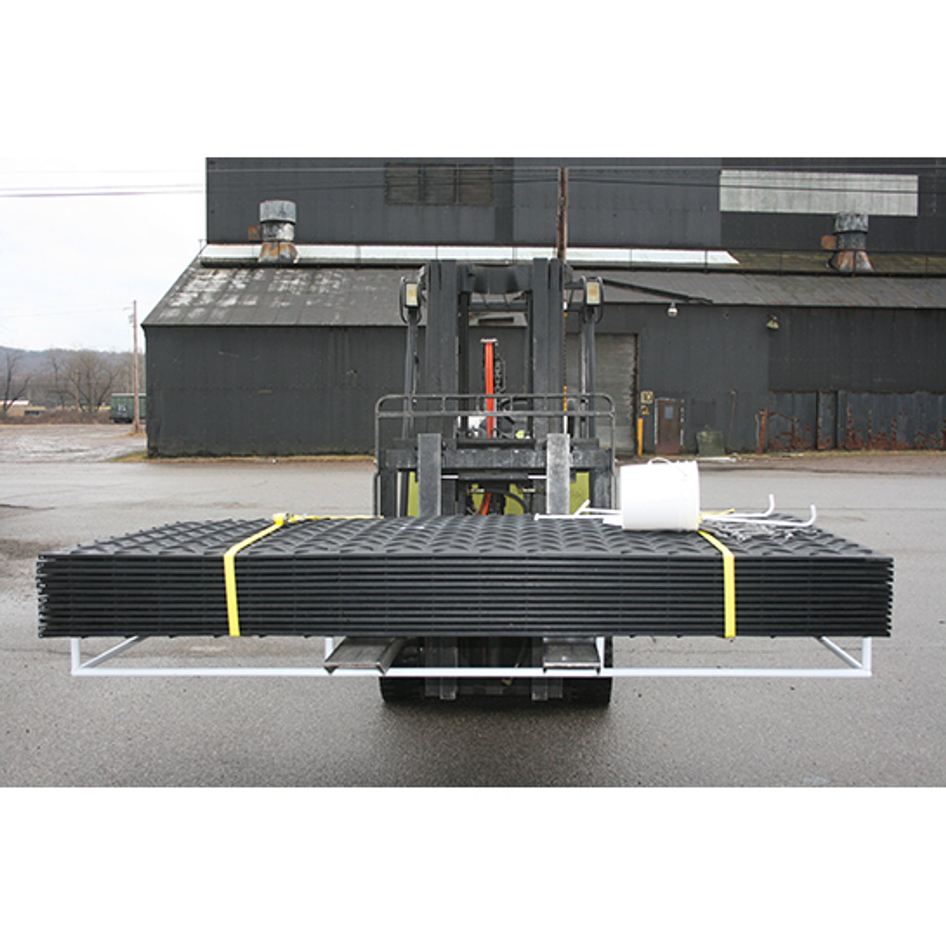 Ground Protection - VersaMAT - Mat-Pak - (12)3'X8' Mats - One Side Smooth - Black - W/ Accessories 120 Ton Load - VMCP3S1