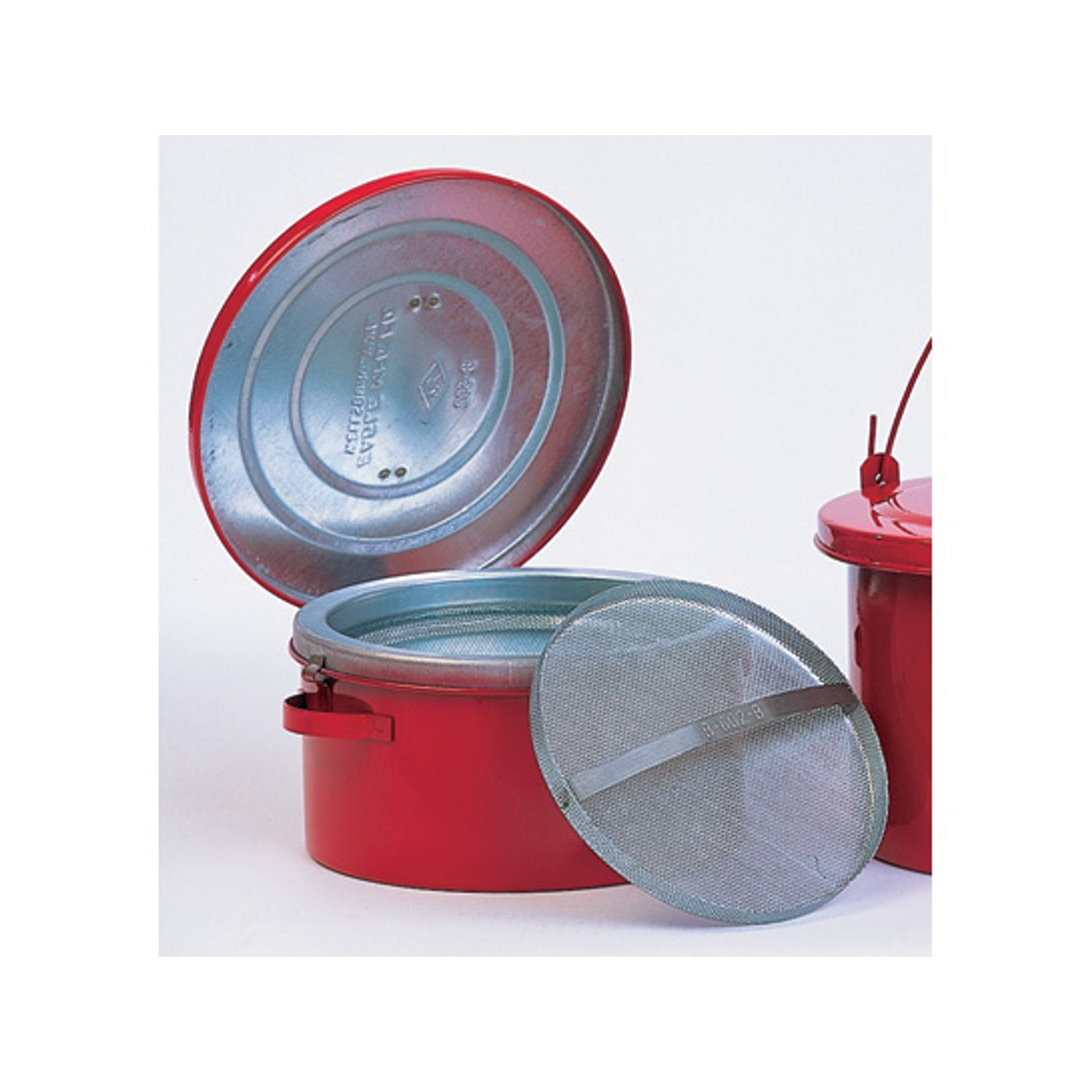 Eagle Bench Can - 2 Quart - Dasher screen - Red - B602