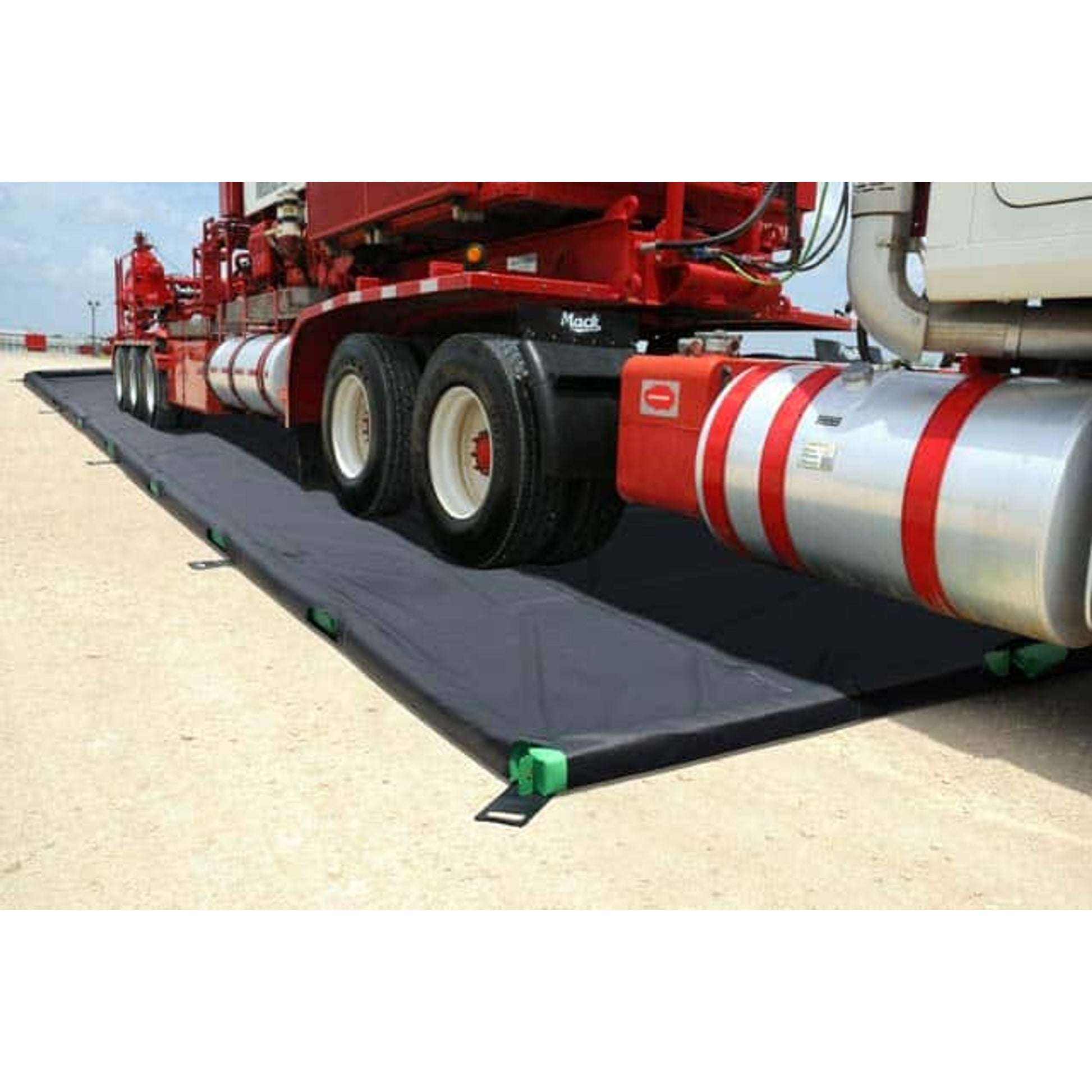 UltraTech International Containment Berm Foam Wall Plus Berm 10' x 30' 24 mil PVC Black - 8961