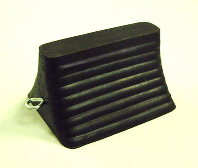 DOUBLE SIDED WHEEL CHOCK WITH 12 FT CHAIN